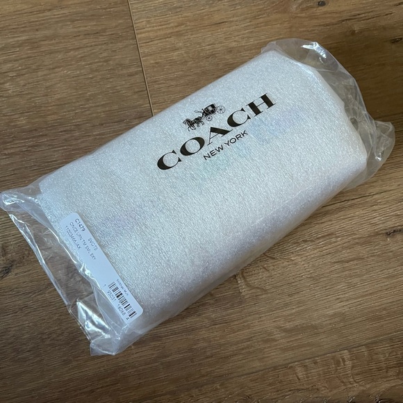 COACH-NWT Disney Cosmetics Bag-“Once Upon A Time” - Picture 5 of 13